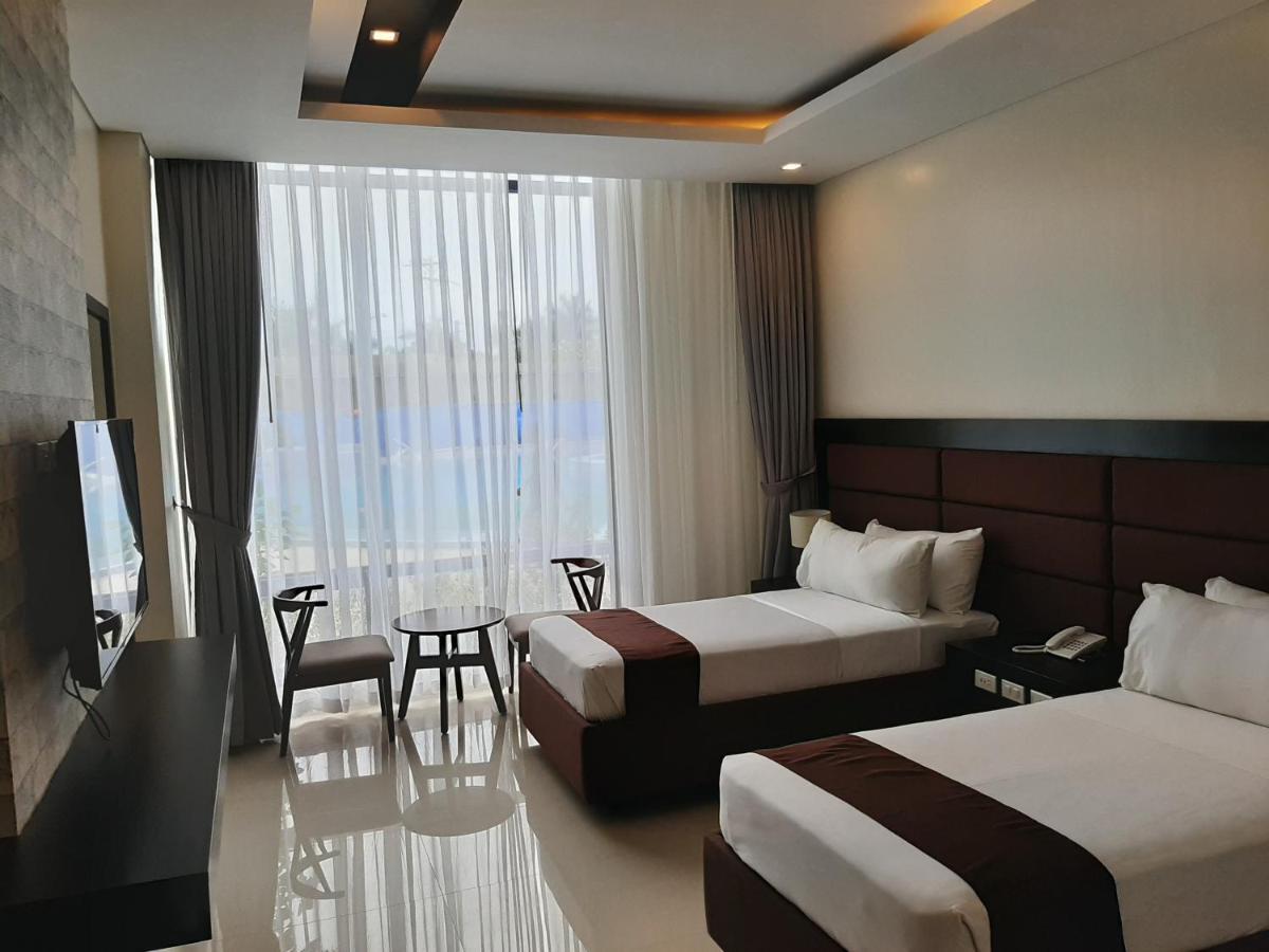 Winrich Hotel Mactan Exterior foto